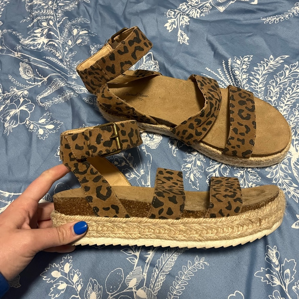 Sandals - Picture 4 of 4